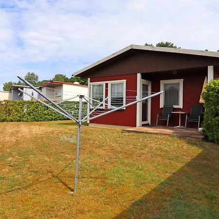 펜션 New Luxurious Bungalow, Raeuberkuhle, Koserow 코세로우